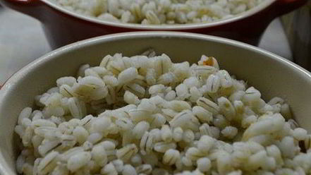 Рецепт перловой каши с мясом и грибами в горшочке