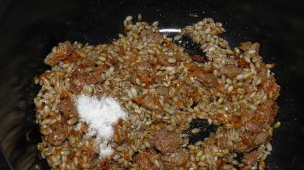 Рецепт перловой каши с мясом в мультиварке