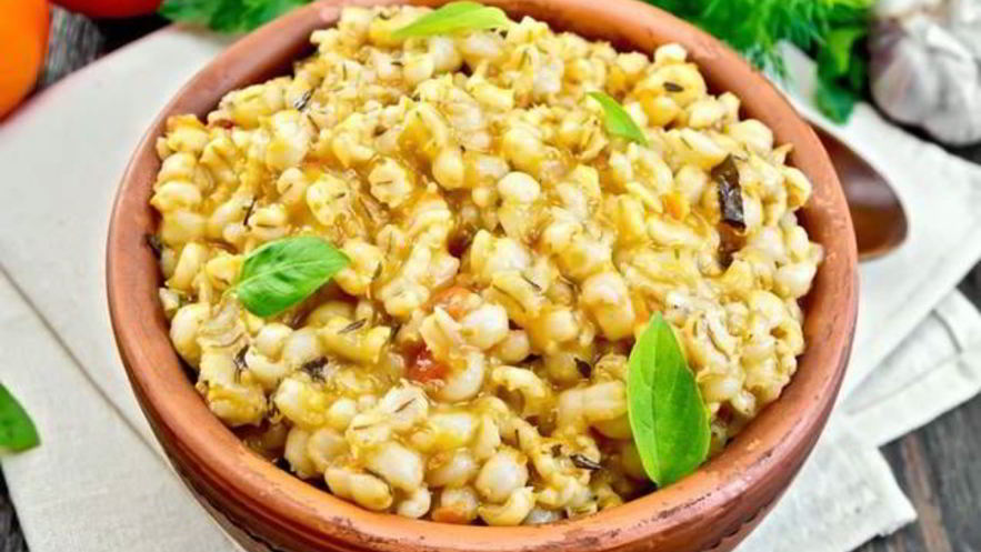 Рецепт перловой каши с помидорами и тунцом