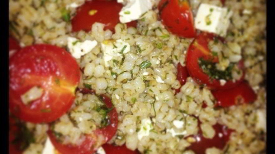 Рецепт перловки с фетой, томатами и укропом