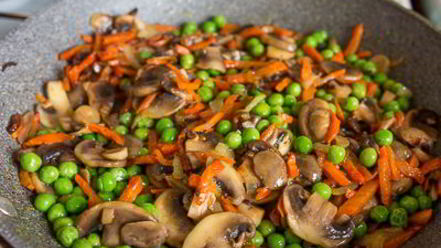 Рецепт перловки с грибами и зеленым горошком