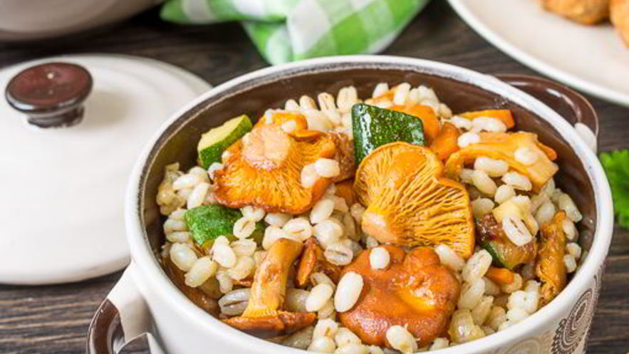 Рецепт перловки с лисичками и овощами