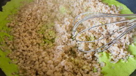 Рецепт сливочной перловой каши с горошком