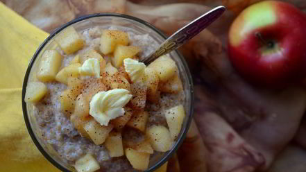Рецепт пшеничной каши с томлеными яблоками