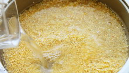 Рецепт кукурузна-пшенной каша с кунжутом