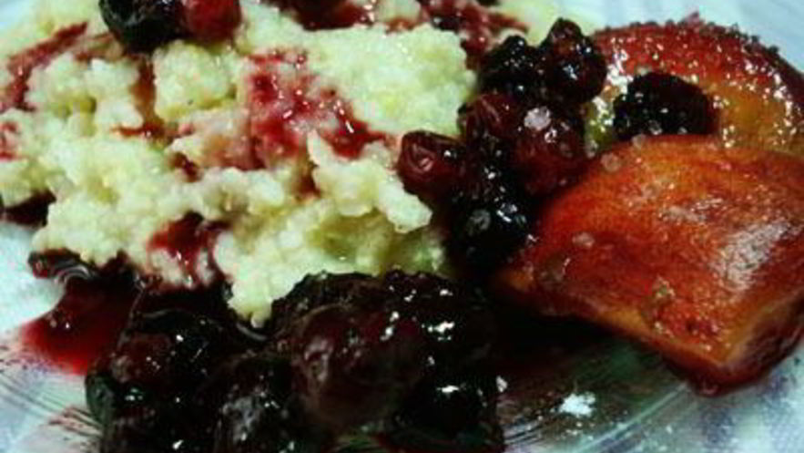 Рецепт пшенной каши с ягодно-фруктовым соусом