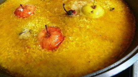 Рецепт рисовой каши ароматной с мясом и яблоками