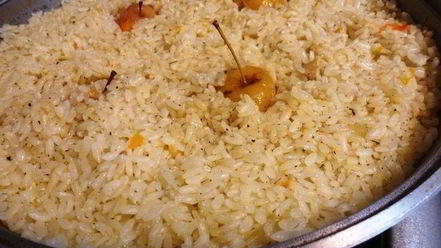 Рецепт рисовой каши ароматной с мясом и яблоками