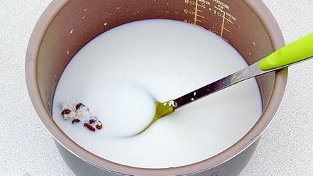 Рецепт рисовой каши на молоке с изюмом