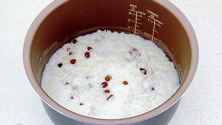 Рецепт рисовой каши на молоке с изюмом