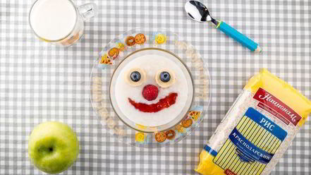 Рецепт рисовой каши с джемом и фруктами