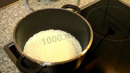 Рецепт рисовой каши с изюмом и молоком