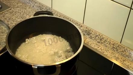 Рецепт рисовой каши с изюмом и молоком