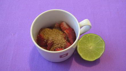 Рецепт рисовой каши с клубникой и кокосовым молоком