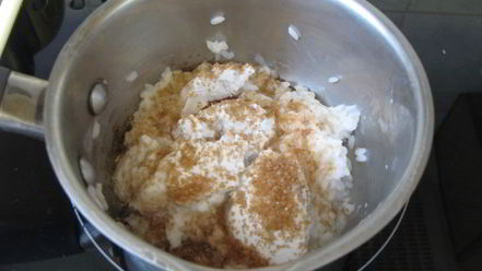 Рецепт рисовой каши с клубникой и кокосовым молоком