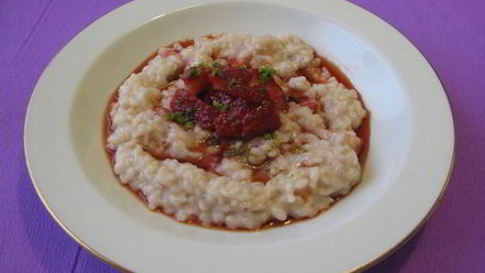 Рецепт рисовой каши с клубникой и кокосовым молоком