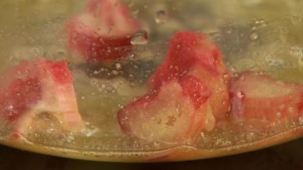 Рецепт рисовой каши с ревенем и тосты с кремом из ревеня