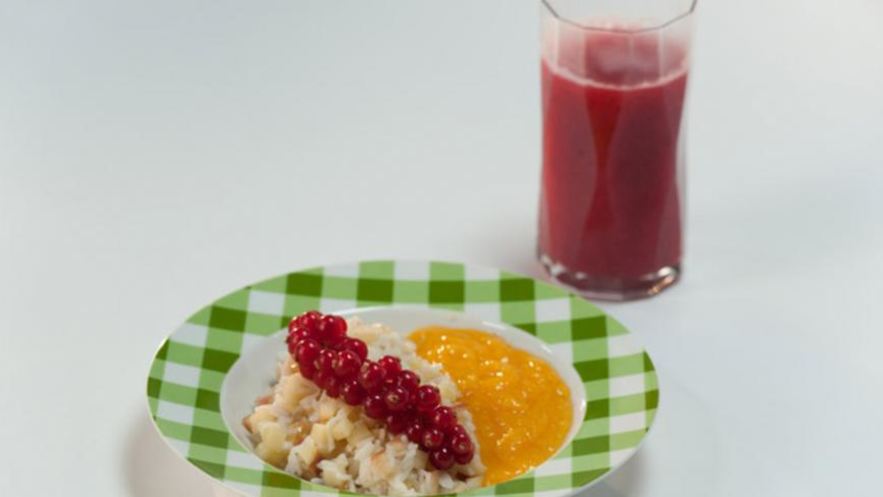 Рецепт рисовой каши с жареным яблоком и кремом из манго