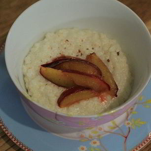 Рецепт Рисовой каши со сливами и мускатным орехом