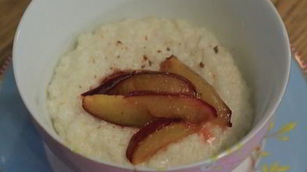 Рецепт рисовой каши со сливами и мускатным орехом