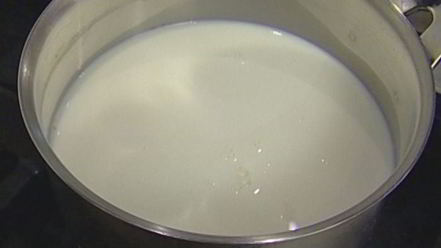 Рецепт шоколадной рисовой каши с изюмом и орехами