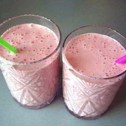 Рецепт Бананова-клубничного коктейль