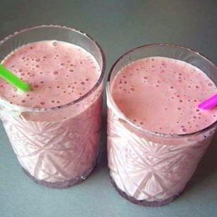 Рецепт Бананова-клубничного коктейль