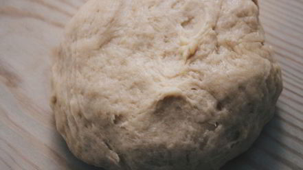 Рецепт булочек с грецким орехом и сахарным сиропом