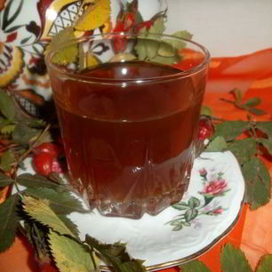 Рецепт Чая из плодов шиповника с мелиссой