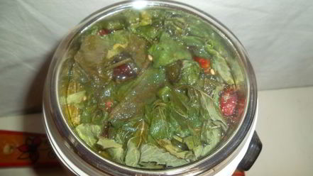 Рецепт чая из плодов шиповника с мелиссой