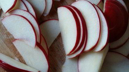 Рецепт чайных розочек в слоеном тесте