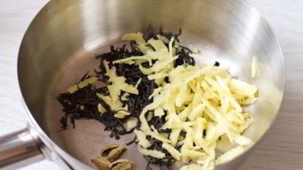 Рецепт индийского имбирного чая с молоком и кардамоном