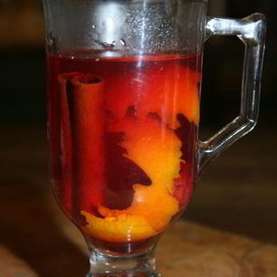 Рецепт Вишневого чая с медом, апельсиновой цедрой и пряностями