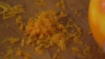 Рецепт вишневого чая с медом, апельсиновой цедрой и пряностями