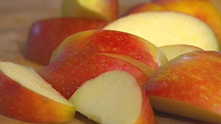 Рецепт яблочно-смородинового чай с медом и корицей