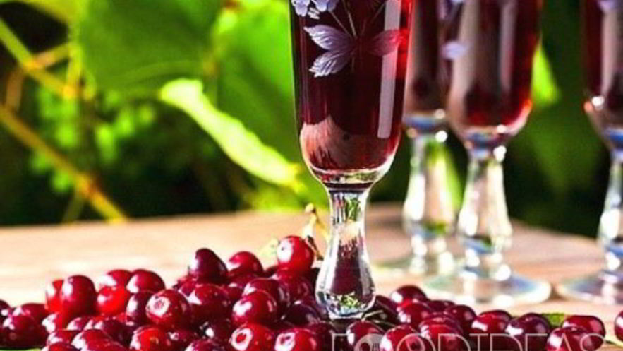 Рецепт домашнего вина из вишни с косточками