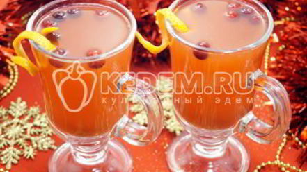 Рецепт глинтвейна из белого вина с апельсином и клюквой
