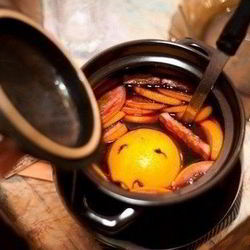 Рецепт Глинтвейна с имбирем, гвоздикой и изюмом