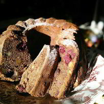 Шоколадный гугельхупф с вишней на глинтвейне