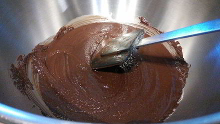 Рецепт шоколадного гугельхупфа с вишней на глинтвейне