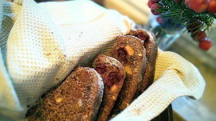 Рецепт шоколадного гугельхупфа с вишней на глинтвейне