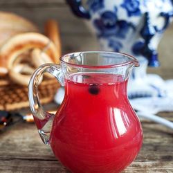 Рецепт Киселя из вишни, клубники и черноплодной рябины в мультиварке