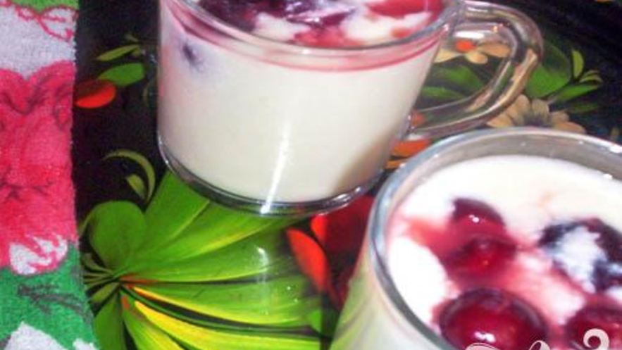 Рецепт молочного киселя с ягодами шарлотт