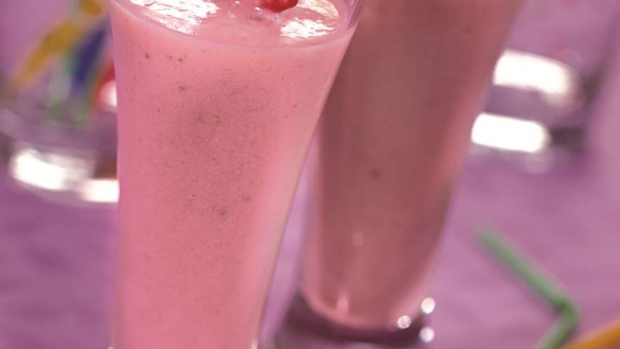 Рецепт клубнично-бананового коктейль