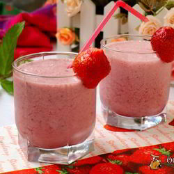 Рецепт Клубнично-вишневого коктейль