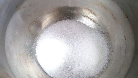 Рецепт карамельного кофе под сливочной шапочкой