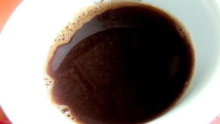 Рецепт карамельного кофе под сливочной шапочкой