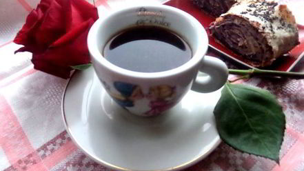 Рецепт карамельного кофе под сливочной шапочкой