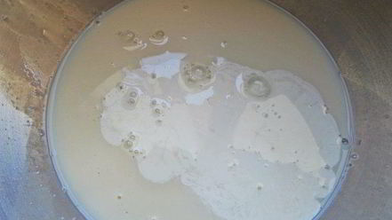 Рецепт кофе с молоком и яичным ликером