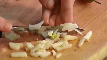 Рецепт спагетти с копченой форелью и джином